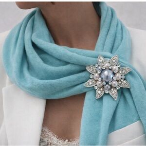 Crystal Sparkle pearl floral brooch